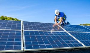 Installation et mise en production des panneaux solaires photovoltaïques à Saint-Hilaire-du-Harcouet